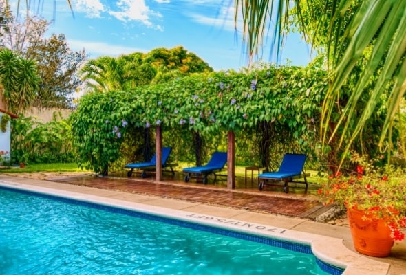 hotel con piscina en managua